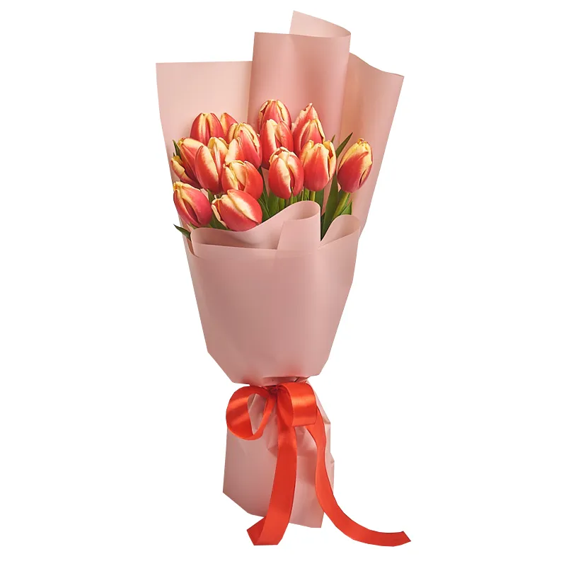 Букет из 15 желто-красных тюльпанов